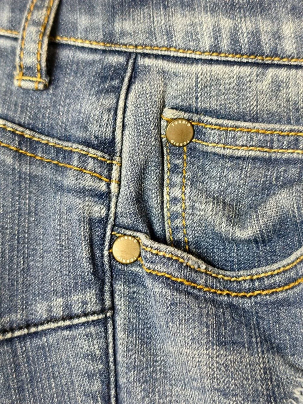 Torrid Premium 18 Stretch Jeans Bombshell Skinny Distressed Blue Curvy Boyfriend